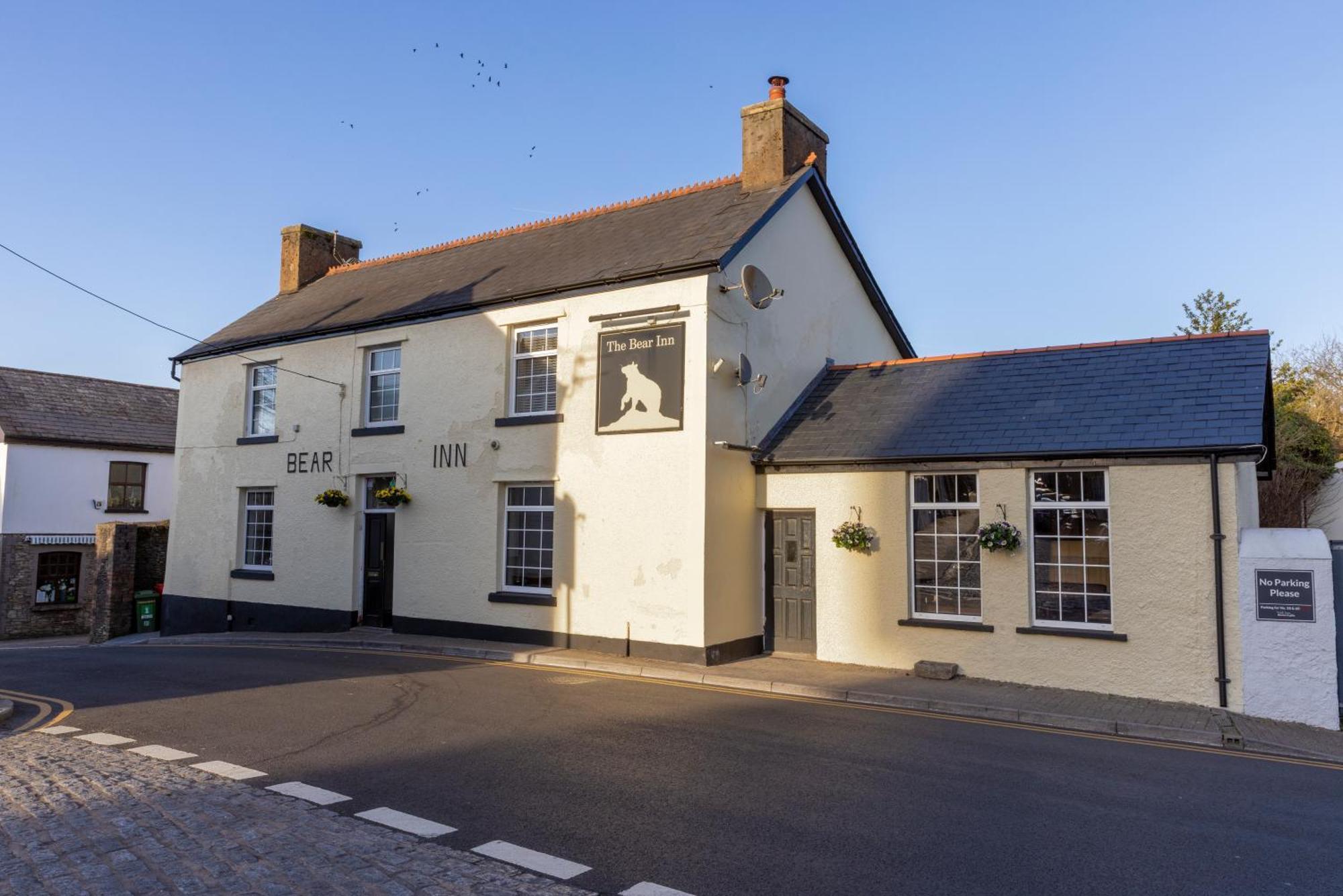 The Bear Inn Llantrisant  Exterior foto